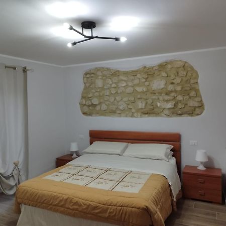 Casa Vacanza "Marinella" 苏尔莫纳 外观 照片