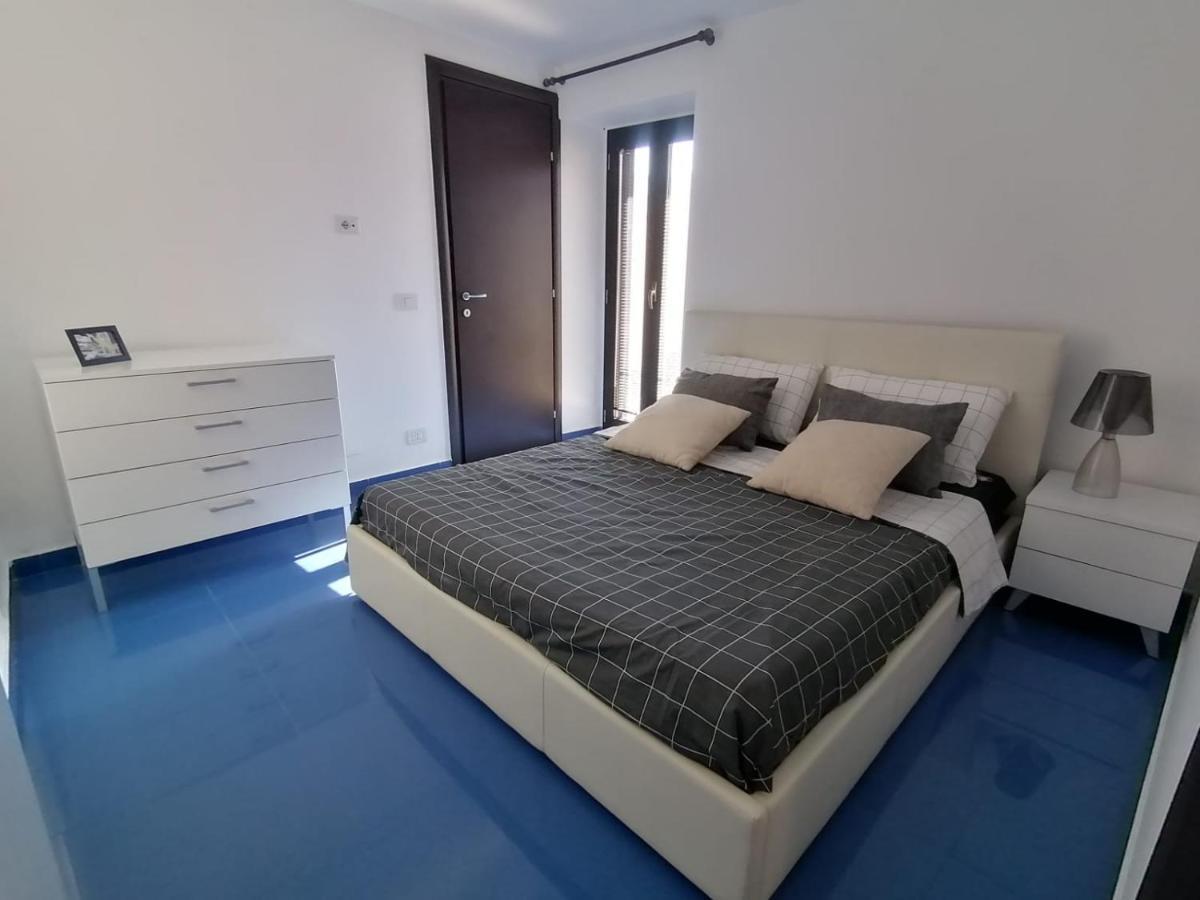 Casa Vacanza "Marinella" 苏尔莫纳 外观 照片